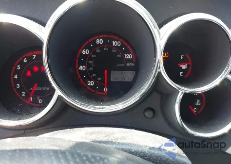 2008 Toyota Matrix z USA, uszkodzony, nr VIN 2T1KR32E68C695529